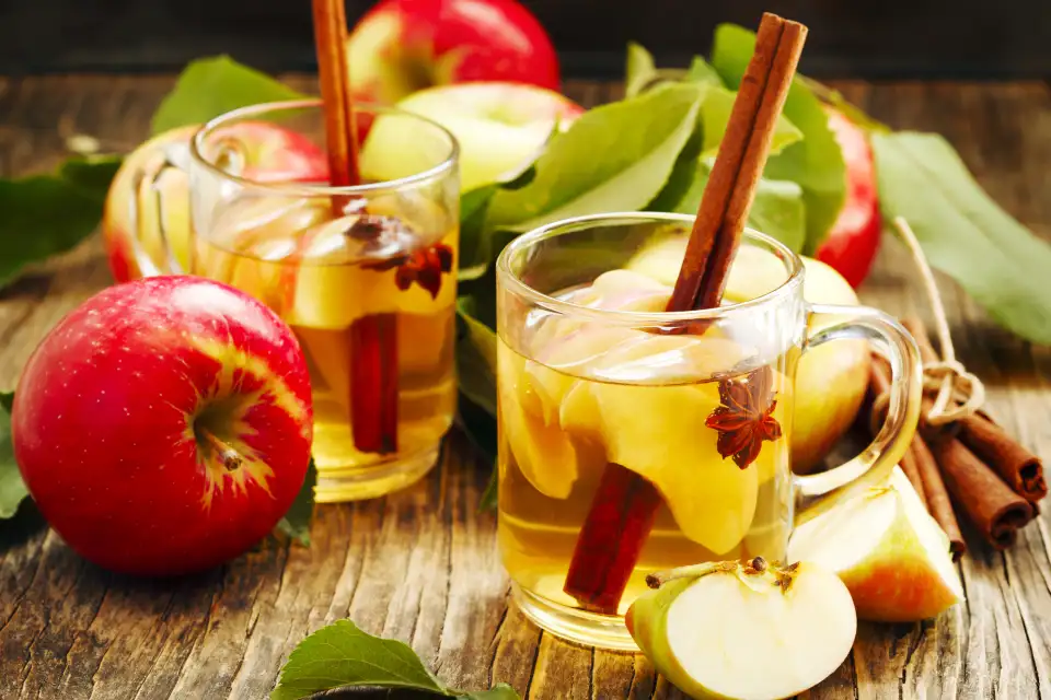 Beneficios que el té de manzana y canela le aporta a tu salud
