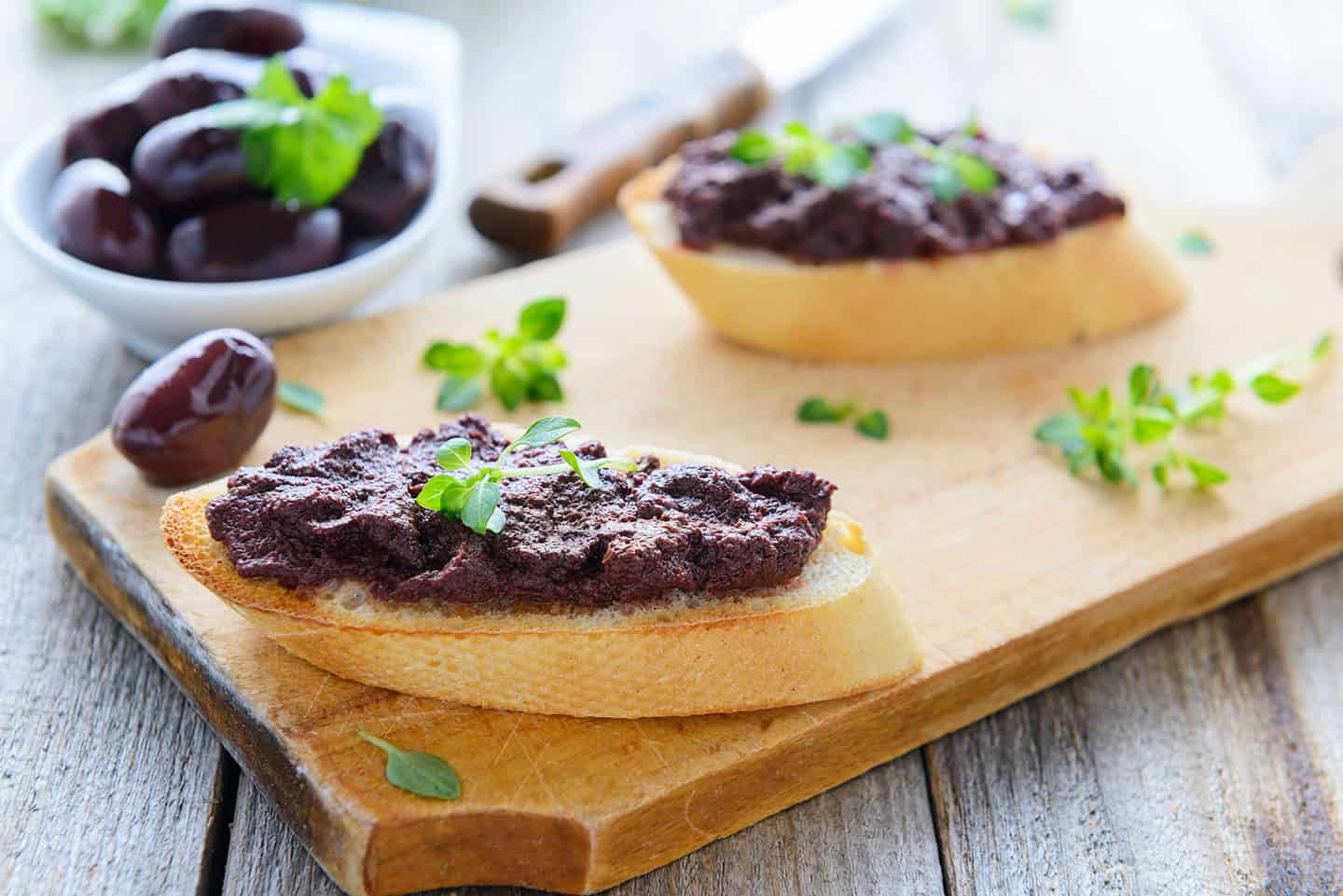 Paté de Aceitunas: Un Manjar Versátil y Saludable